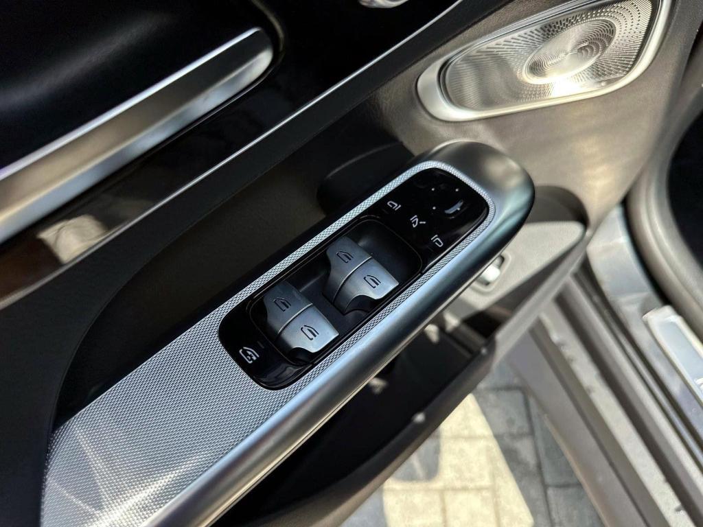 new 2025 Mercedes-Benz GLC 300 car, priced at $58,715