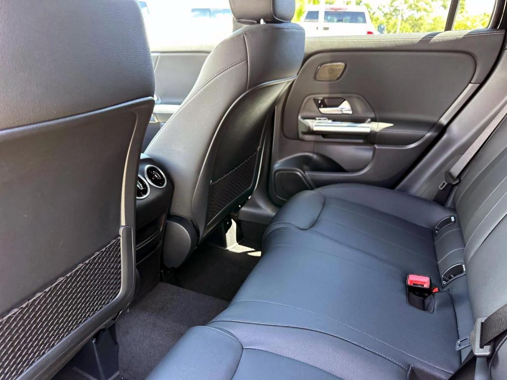 new 2025 Mercedes-Benz GLA 250 car, priced at $45,845