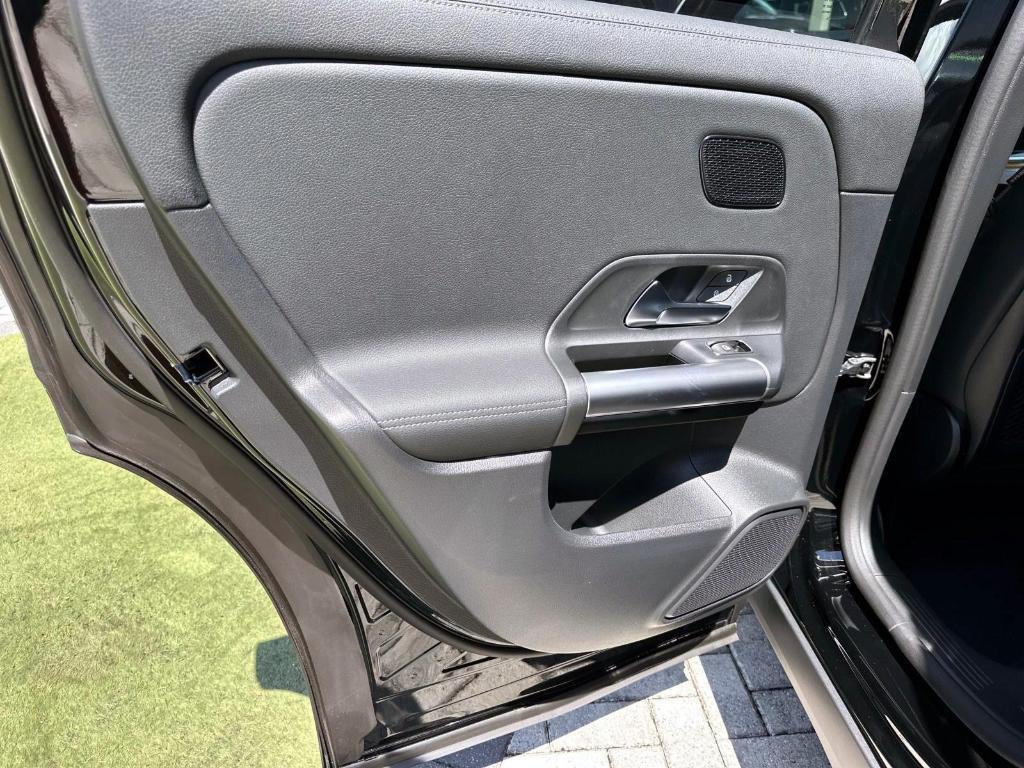 new 2025 Mercedes-Benz GLA 250 car, priced at $45,845