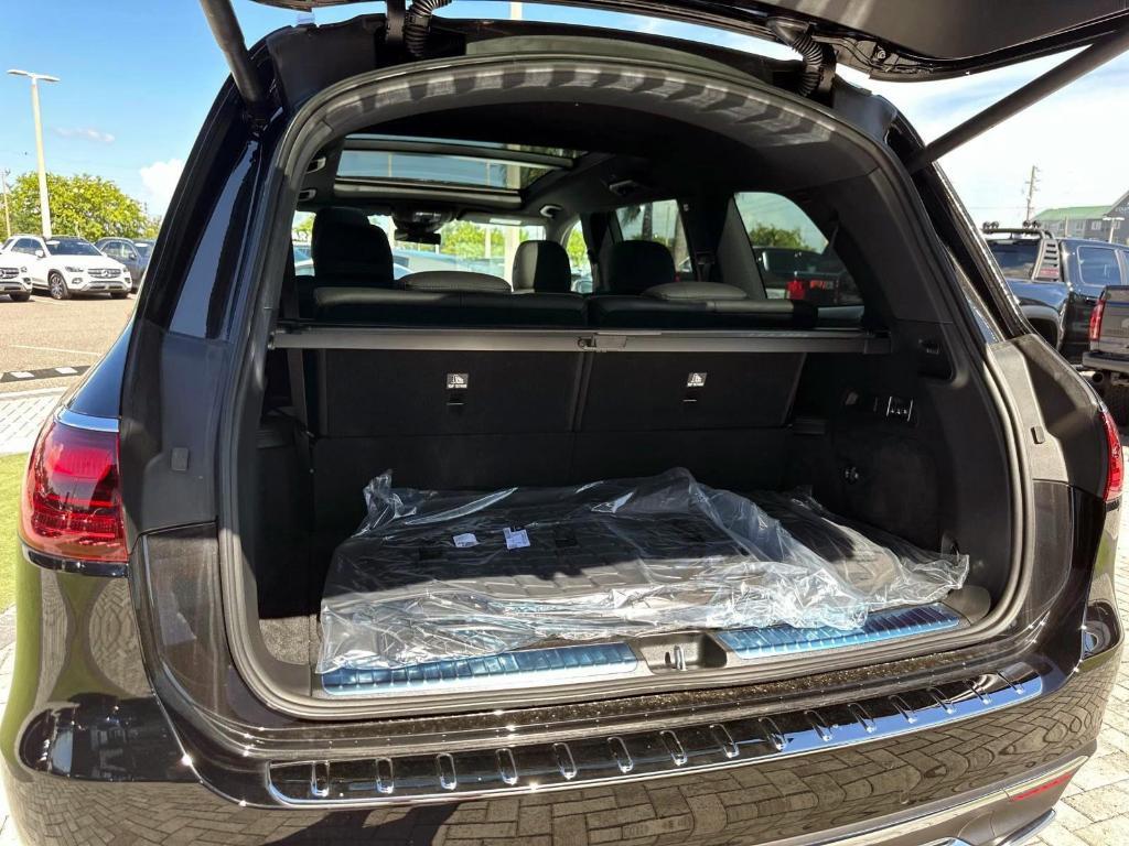 new 2025 Mercedes-Benz GLS 450 car, priced at $91,945