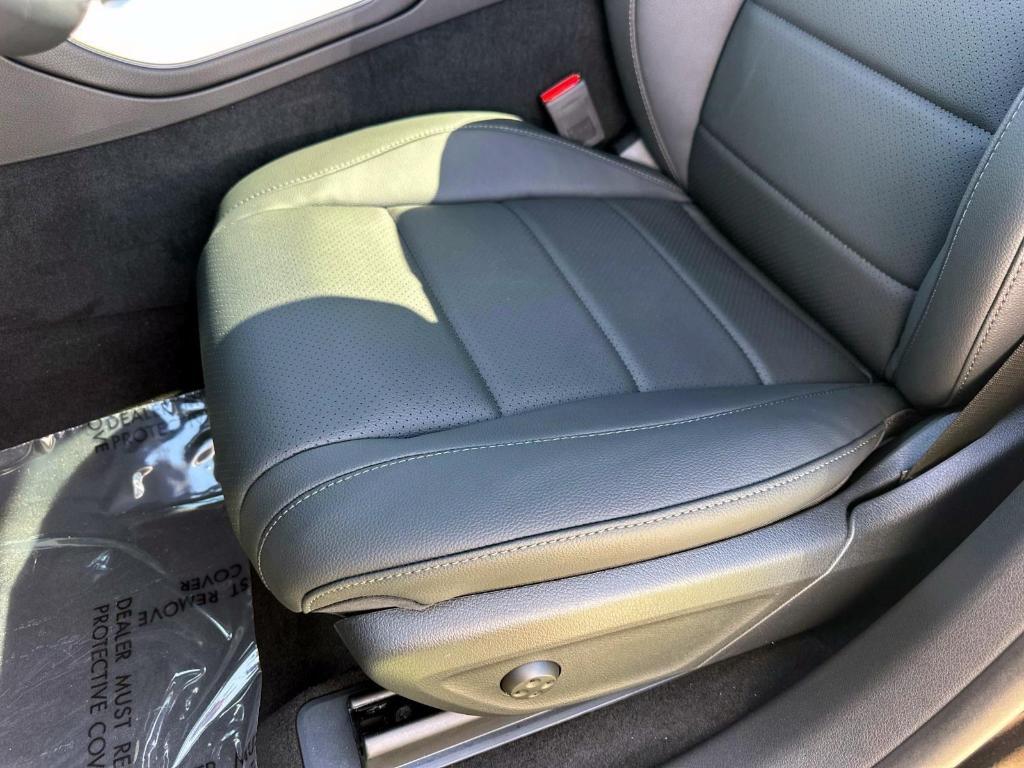 new 2025 Mercedes-Benz GLS 450 car, priced at $91,945