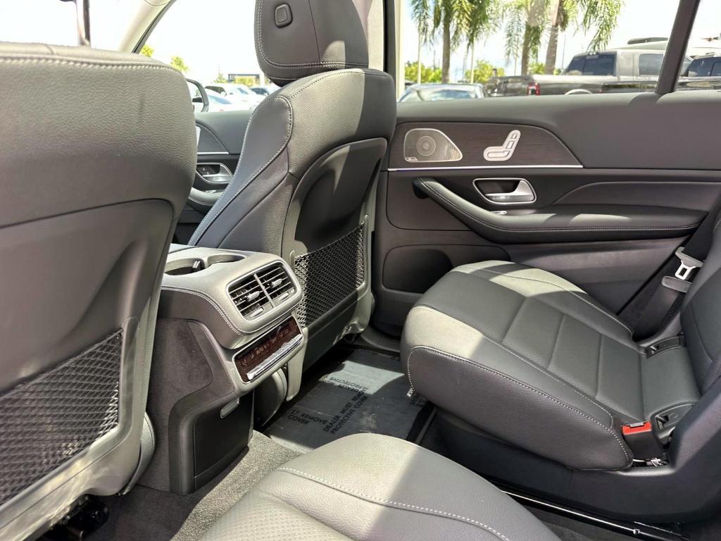 new 2026 Mercedes-Benz GLS 450 car, priced at $96,265