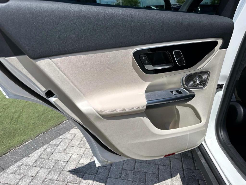 new 2025 Mercedes-Benz GLC 300 car, priced at $53,085