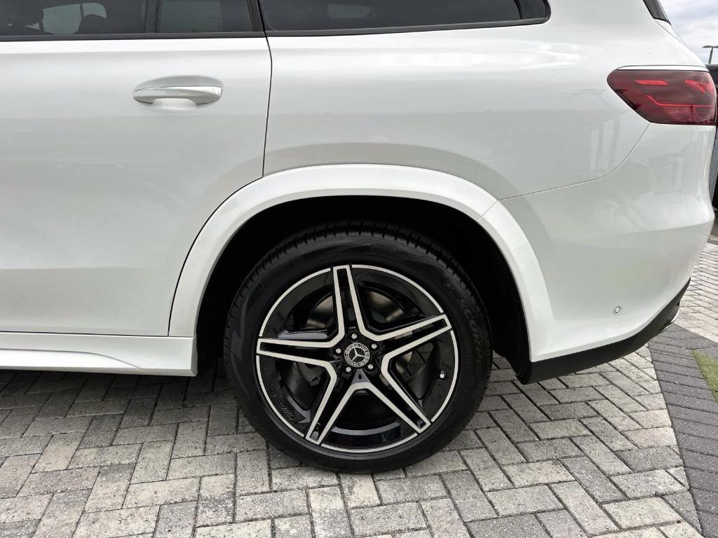new 2026 Mercedes-Benz GLS 450 car, priced at $99,365