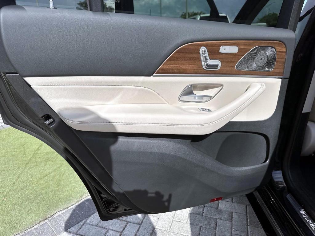 new 2026 Mercedes-Benz GLS 450 car, priced at $103,735