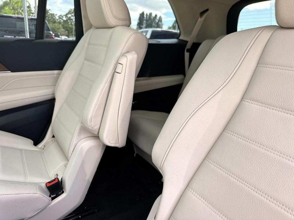 new 2026 Mercedes-Benz GLS 450 car, priced at $103,735