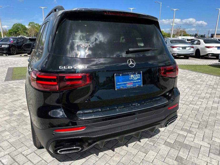 new 2024 Mercedes-Benz GLB 250 car, priced at $49,100
