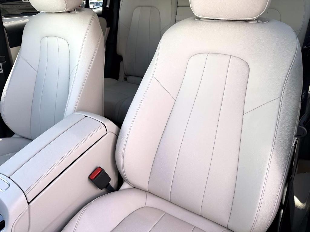 new 2026 Mercedes-Benz GLB 250 car, priced at $52,055