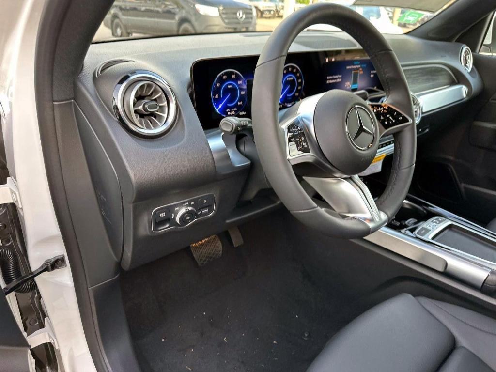 new 2025 Mercedes-Benz EQB 250 car, priced at $57,600