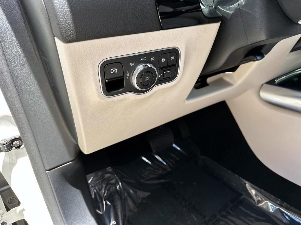 new 2025 Mercedes-Benz GLA 250 car, priced at $47,845