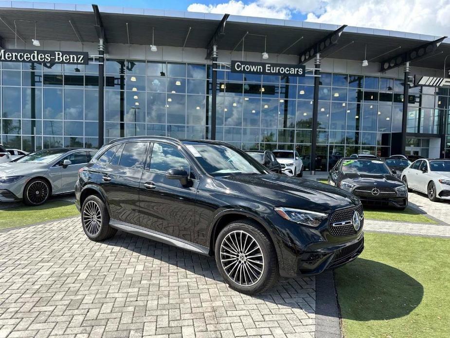 new 2024 Mercedes-Benz GLC 300 car, priced at $58,955