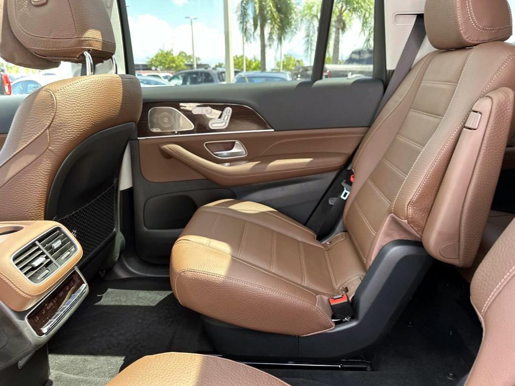 new 2026 Mercedes-Benz GLS 450 car, priced at $103,575