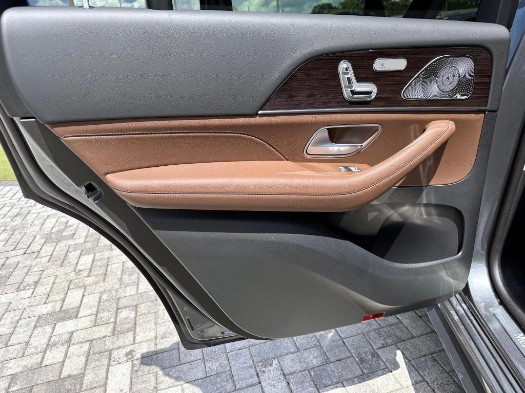 new 2026 Mercedes-Benz GLS 450 car, priced at $103,575