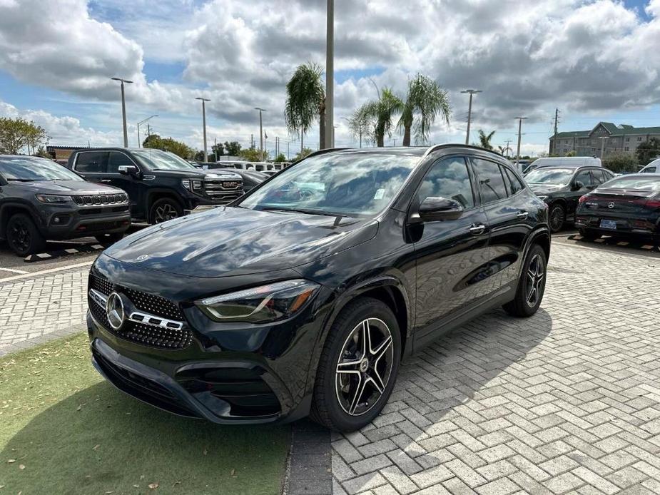 new 2025 Mercedes-Benz GLA 250 car, priced at $53,670