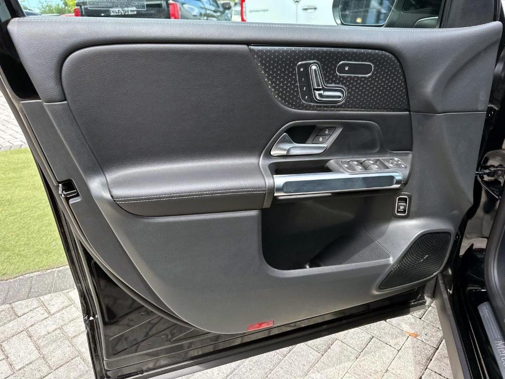 new 2025 Mercedes-Benz GLB 250 car, priced at $49,135
