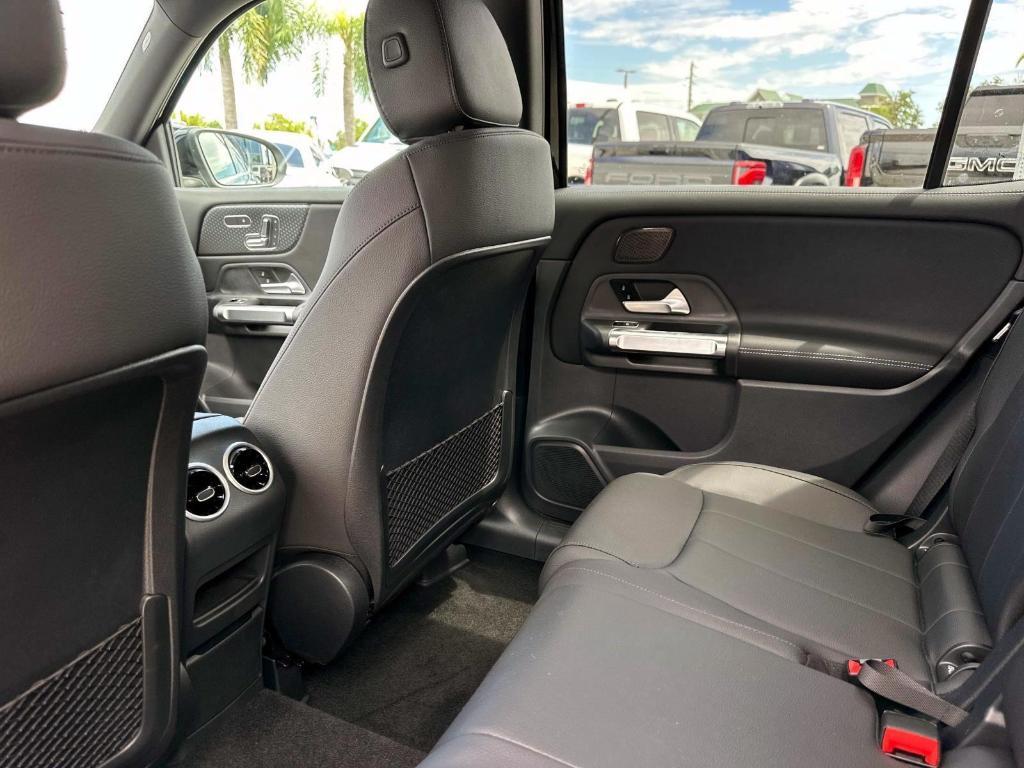 new 2025 Mercedes-Benz GLB 250 car, priced at $49,135