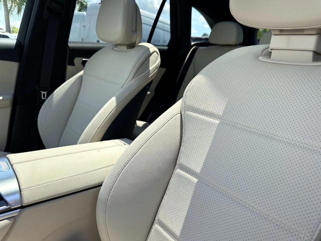 new 2026 Mercedes-Benz GLC 300 car, priced at $54,470