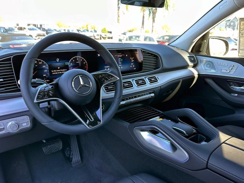 new 2025 Mercedes-Benz GLE 450 car, priced at $79,235