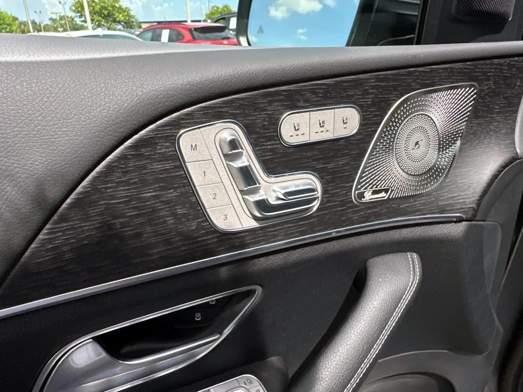new 2025 Mercedes-Benz GLS 450 car, priced at $94,185