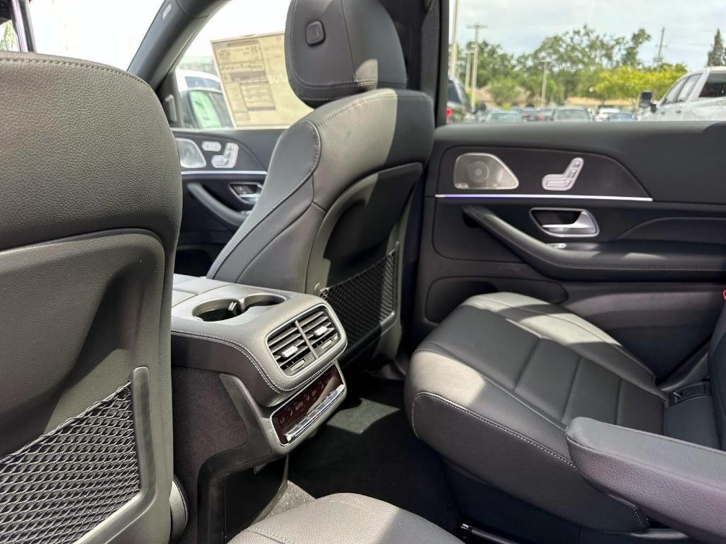 new 2025 Mercedes-Benz GLS 450 car, priced at $94,185