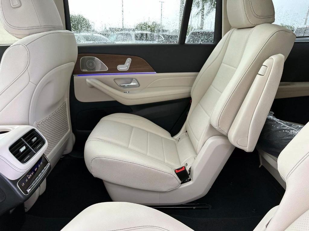 new 2025 Mercedes-Benz GLS 450 car, priced at $95,685