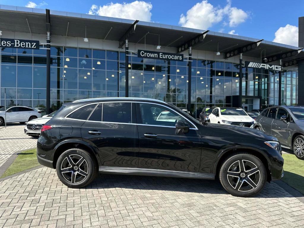 new 2024 Mercedes-Benz GLC 300 car, priced at $59,215