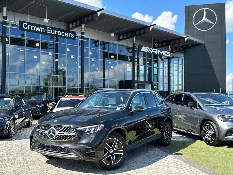 new 2024 Mercedes-Benz GLC 300 car, priced at $59,215