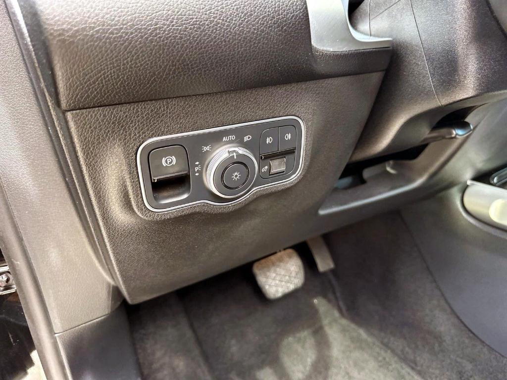 used 2022 Mercedes-Benz GLB 250 car, priced at $31,260