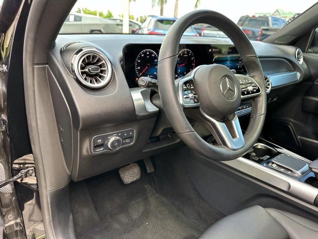 used 2022 Mercedes-Benz GLB 250 car, priced at $31,260