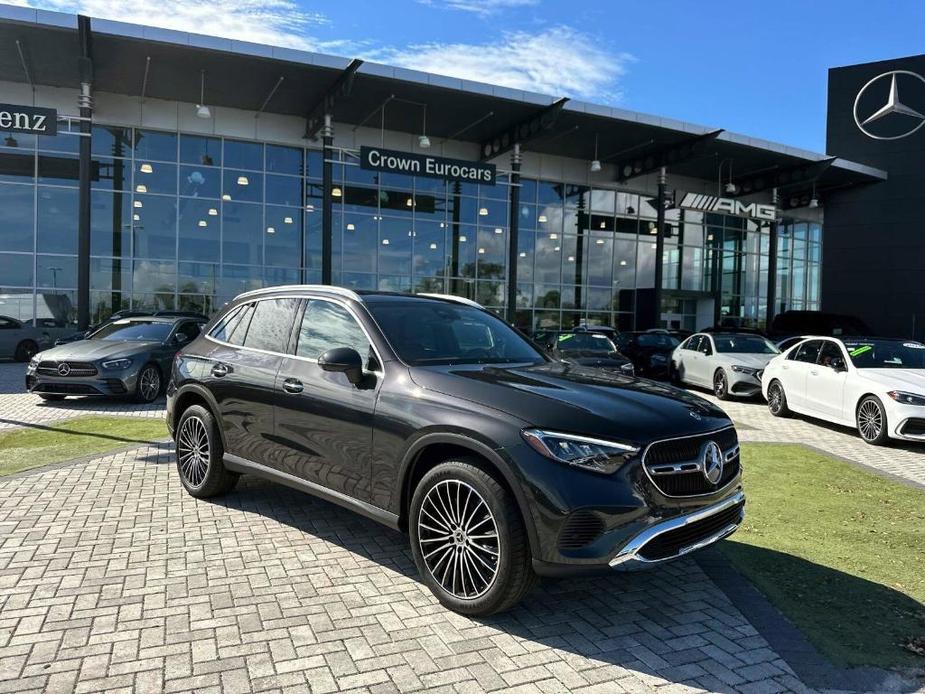 new 2025 Mercedes-Benz GLC 300 car, priced at $60,035