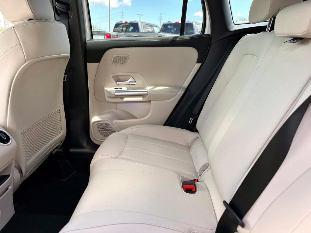 new 2025 Mercedes-Benz GLA 250 car, priced at $45,845