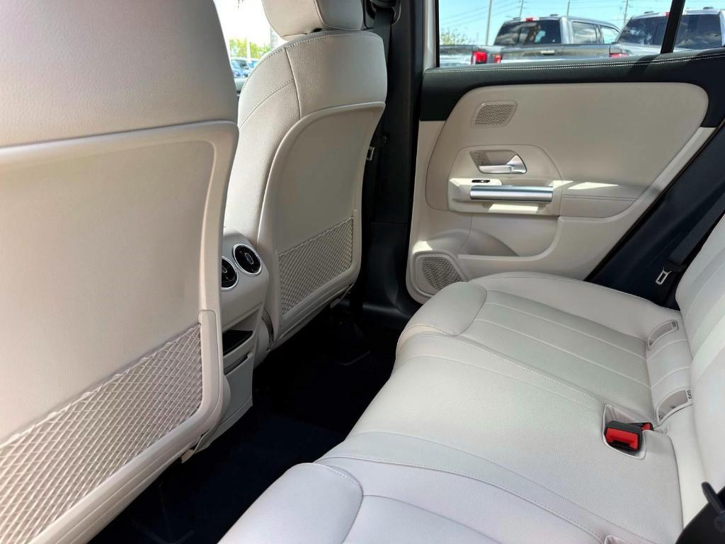 new 2025 Mercedes-Benz GLA 250 car, priced at $45,845