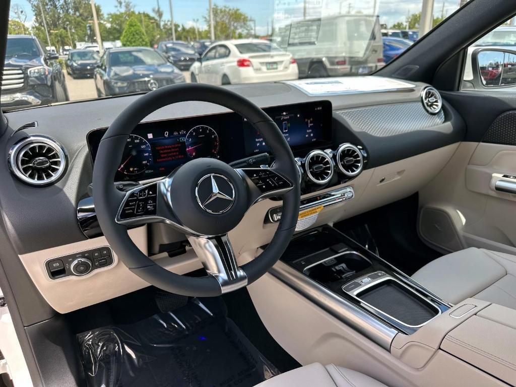 new 2025 Mercedes-Benz GLA 250 car, priced at $45,845