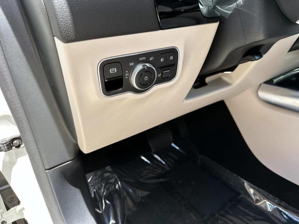 new 2025 Mercedes-Benz GLA 250 car, priced at $45,845