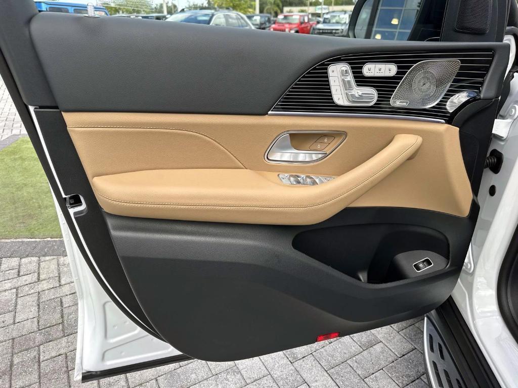 new 2026 Mercedes-Benz GLS 580 car, priced at $127,460