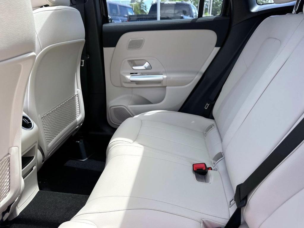 new 2026 Mercedes-Benz GLA 250 car, priced at $45,100