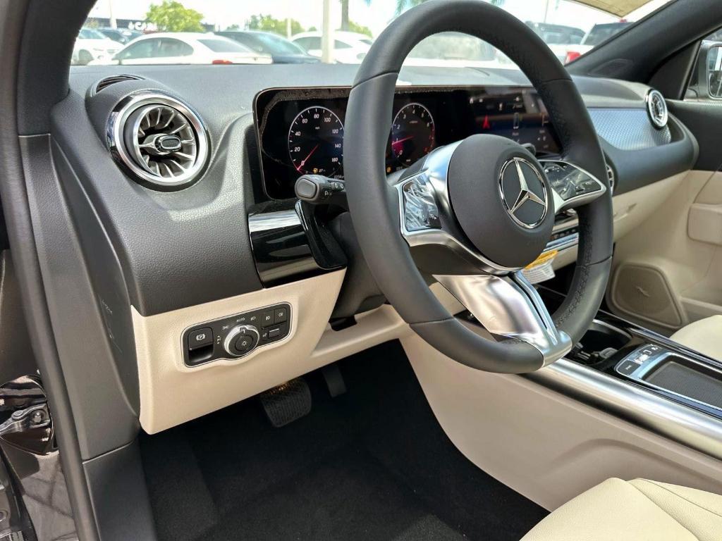 new 2026 Mercedes-Benz GLA 250 car, priced at $45,100