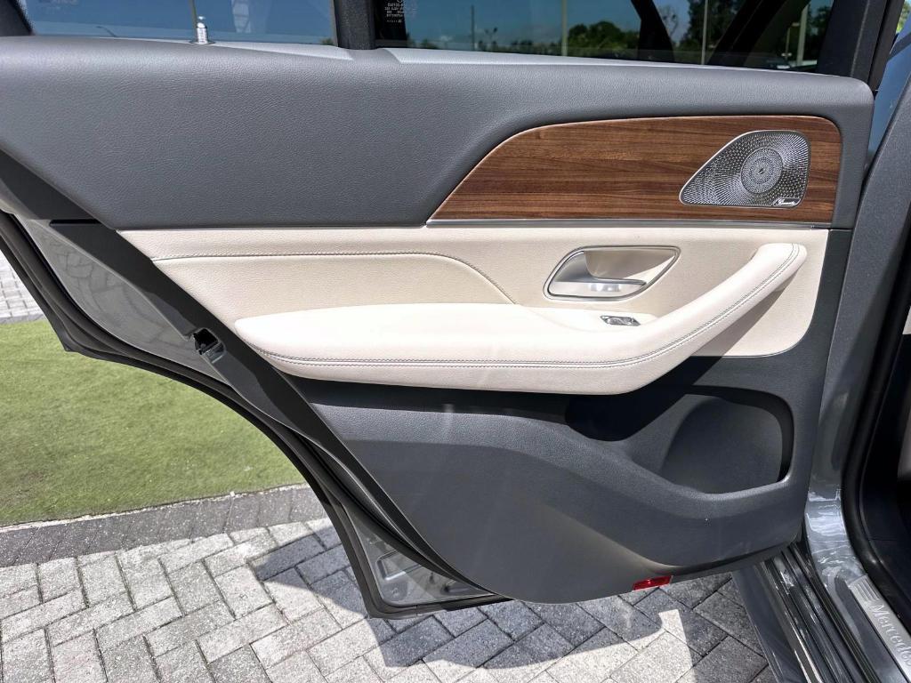 new 2026 Mercedes-Benz GLE 450 car, priced at $78,305