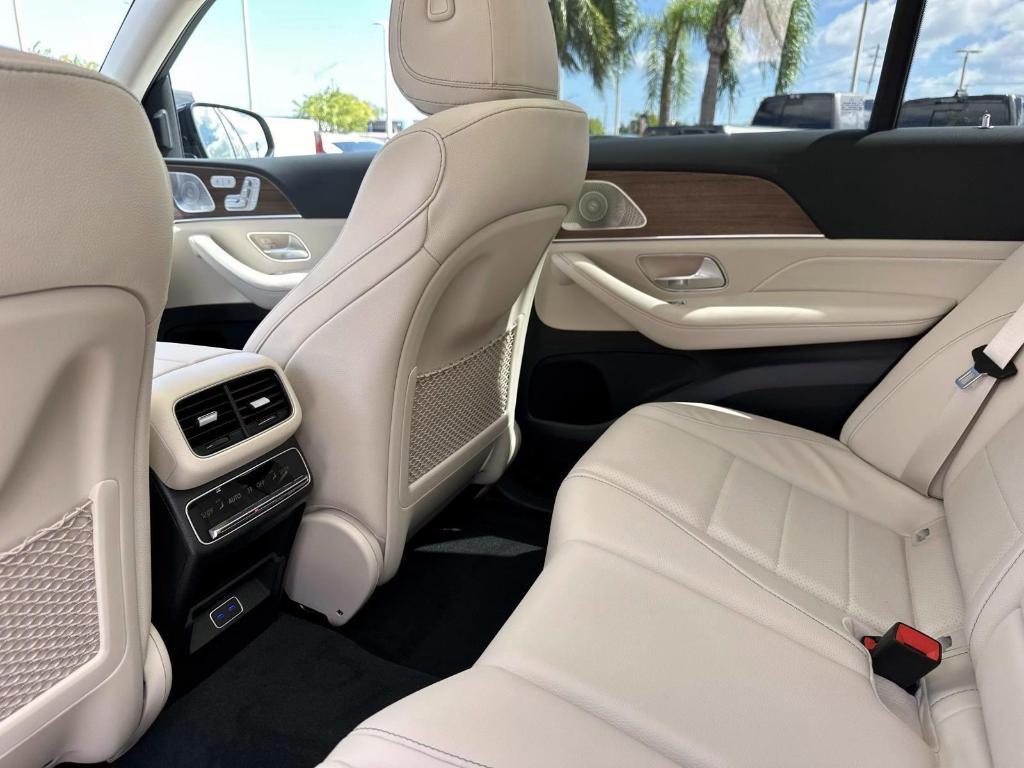 new 2026 Mercedes-Benz GLE 450 car, priced at $78,305