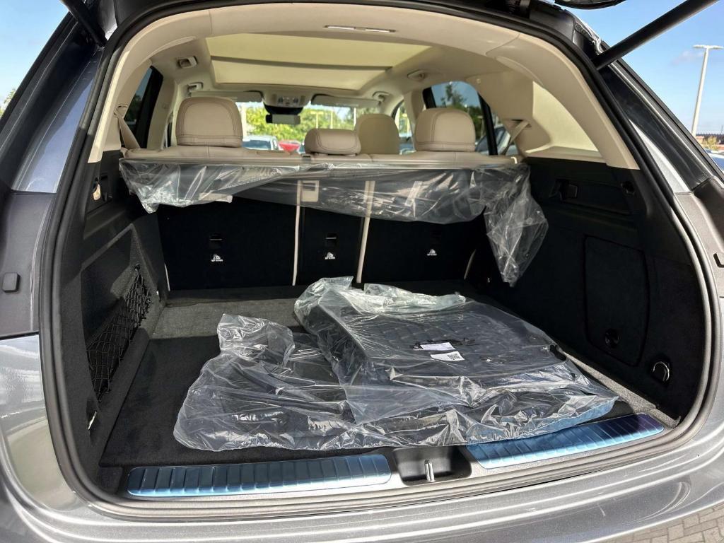 new 2026 Mercedes-Benz GLE 450 car, priced at $78,305