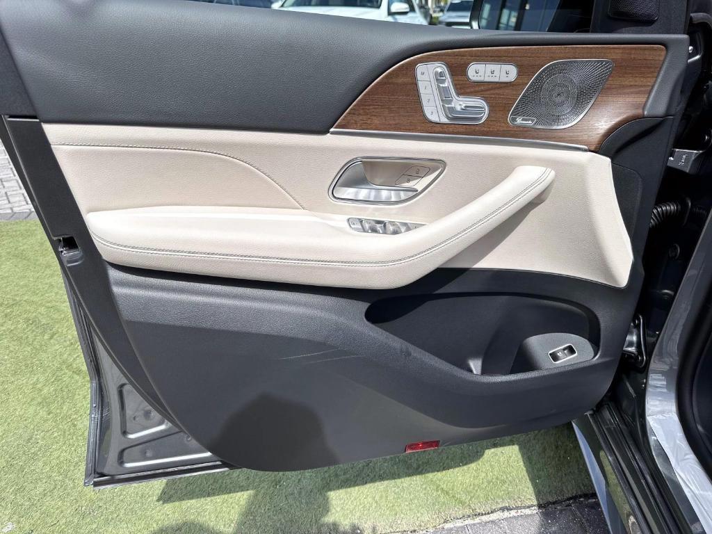 new 2026 Mercedes-Benz GLE 450 car, priced at $78,305