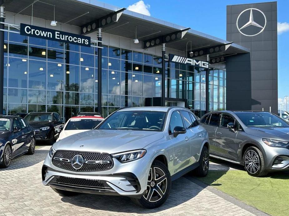 new 2025 Mercedes-Benz GLC 300 car, priced at $57,580