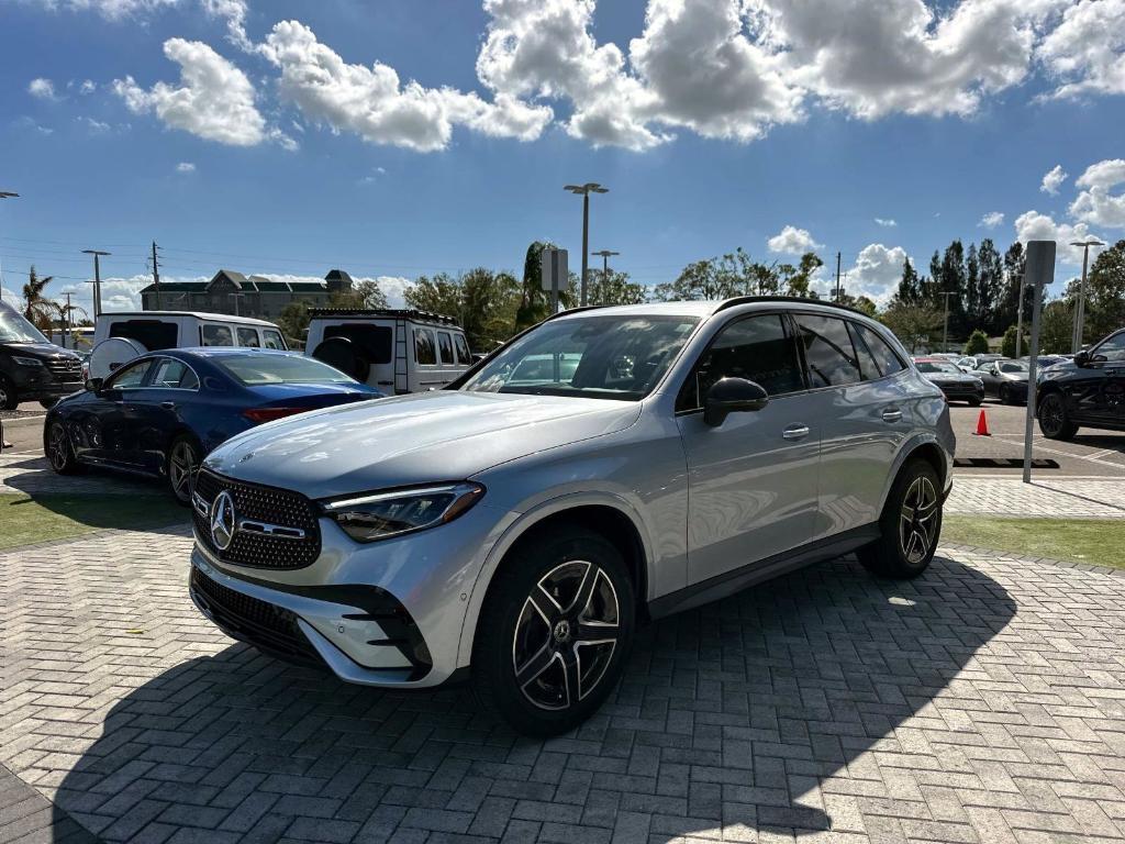 new 2025 Mercedes-Benz GLC 300 car, priced at $57,580