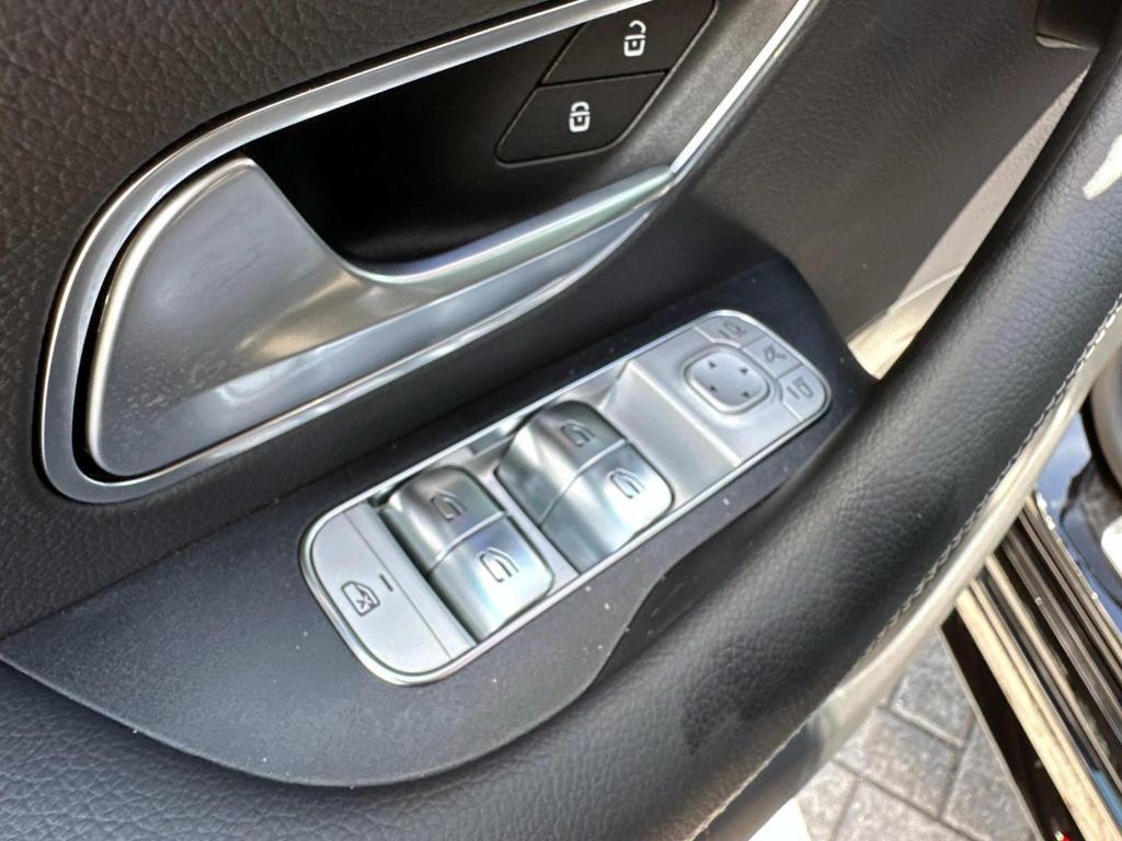 new 2025 Mercedes-Benz GLE 350 car, priced at $77,200