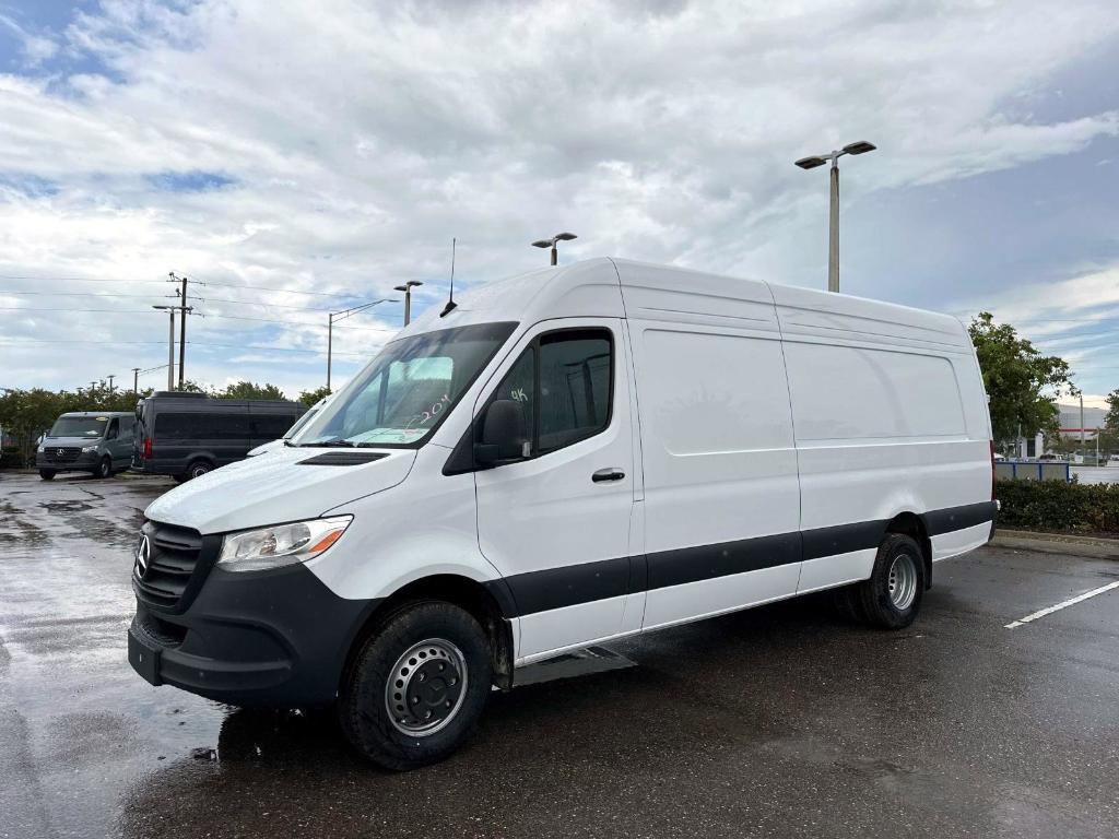 new 2024 Mercedes-Benz Sprinter 3500 car, priced at $70,171