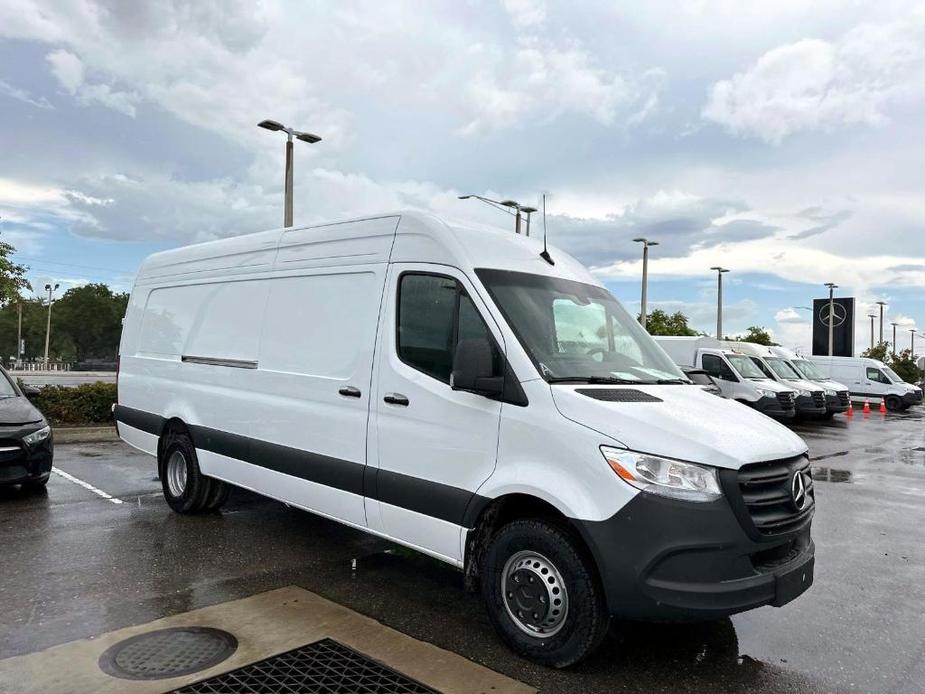 new 2024 Mercedes-Benz Sprinter 3500 car, priced at $70,171