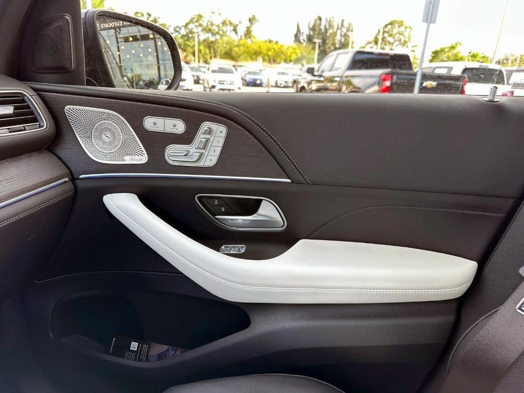 new 2025 Mercedes-Benz GLE 350 car, priced at $76,605