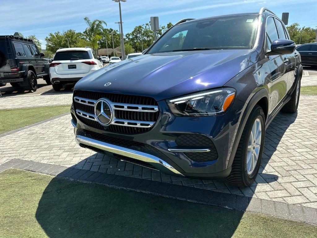 new 2025 Mercedes-Benz GLE 450 car, priced at $76,095