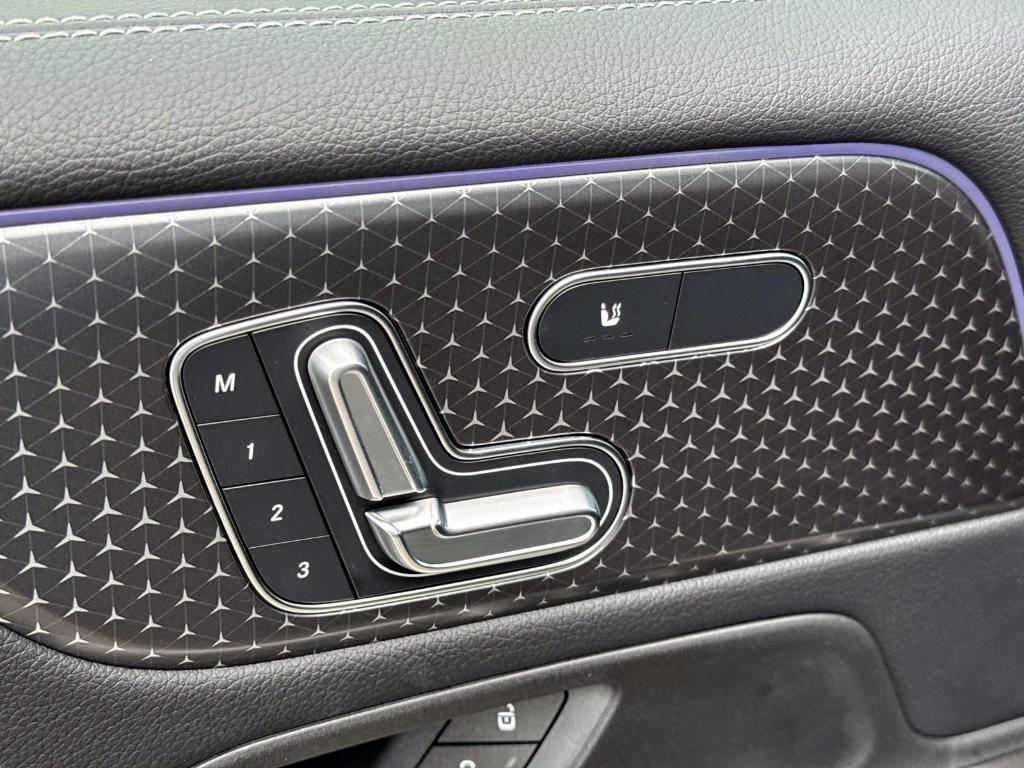 new 2025 Mercedes-Benz GLB 250 car, priced at $49,595