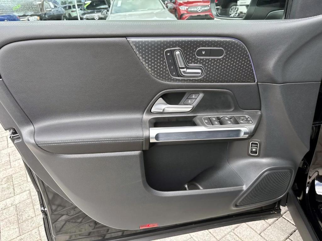 new 2025 Mercedes-Benz GLB 250 car, priced at $49,595